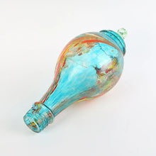 Carregar imagem no visualizador da galeria, Hand Blown Glass Hummingbird Feeder - 25 Ounces - Libiyi